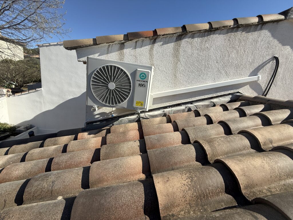 Installation d’un groupe extérieur de climatisation Heiwa à Saint-Cannat